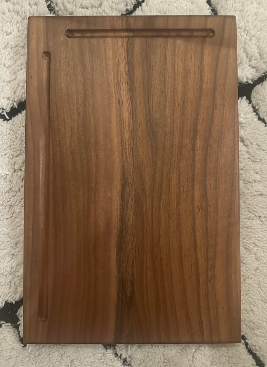 Planche en noyer massif – Simplicité & élégance